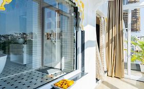 Natural Lake View Hotel